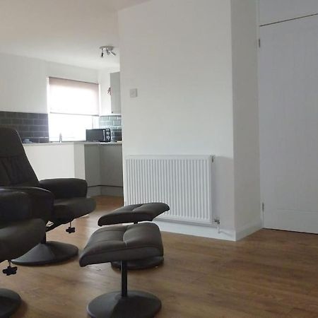 The Getaway - Modern 2 Bedroom Brixham Bungalow With Sea Peeps 외부 사진