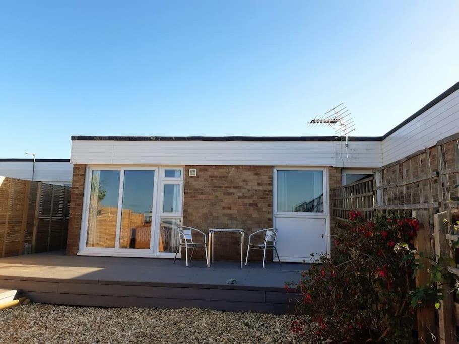 The Getaway - Modern 2 Bedroom Brixham Bungalow With Sea Peeps 외부 사진
