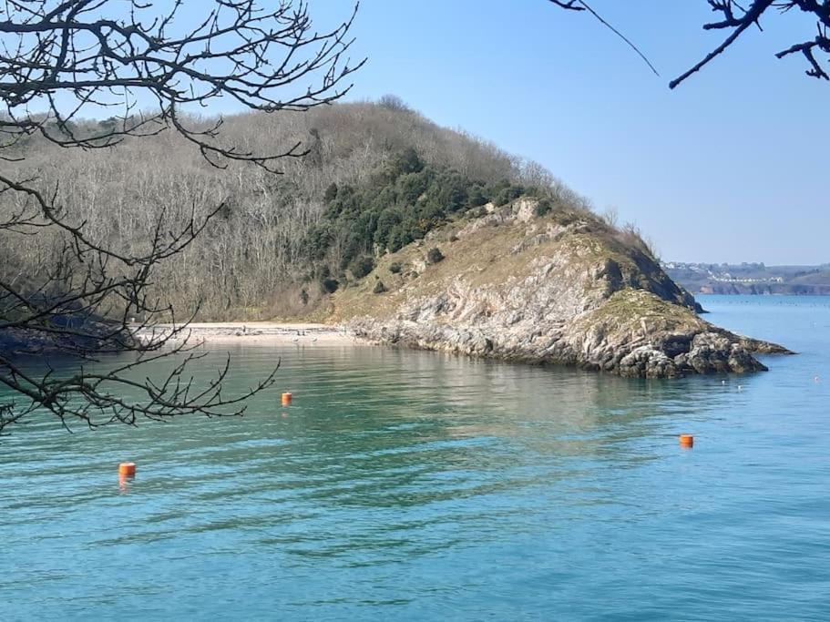 The Getaway - Modern 2 Bedroom Brixham Bungalow With Sea Peeps 외부 사진