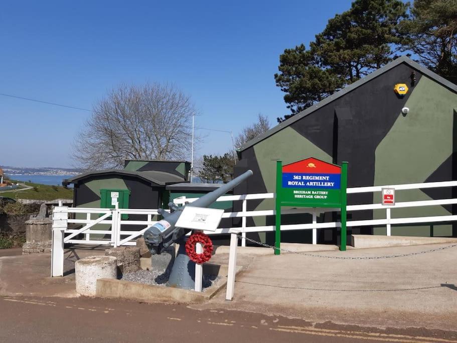 The Getaway - Modern 2 Bedroom Brixham Bungalow With Sea Peeps 외부 사진
